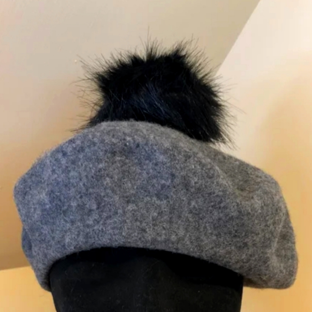 π 2X HOST PICK π Fraas French Style Fur Pom Pom Beret - Picture 1 of 8
